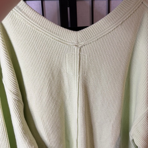 Aerie Lime Green Waffle Ribbed V-Neck Sweatshirt M - Picture 2 of 3